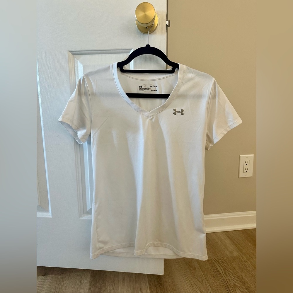 Under Armour White Athletic T Shirt Size Medium
